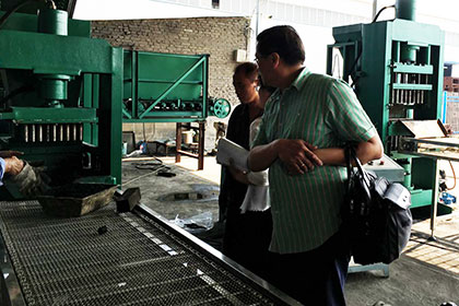 Philippines Customer Inspect Shisha Charcoal Press Machine